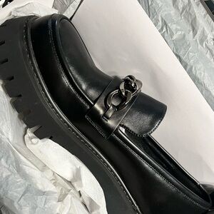 KOI Shenron Chain Black Loafers